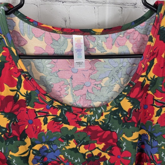Lularoe Perfect T Red Yellow Floral Print Top Size Small New - Picture 3 of 7